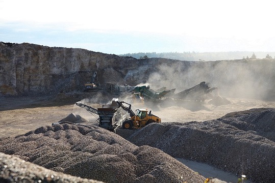 The Amal Quarry, owned by Calderys offers a complete control over the production process