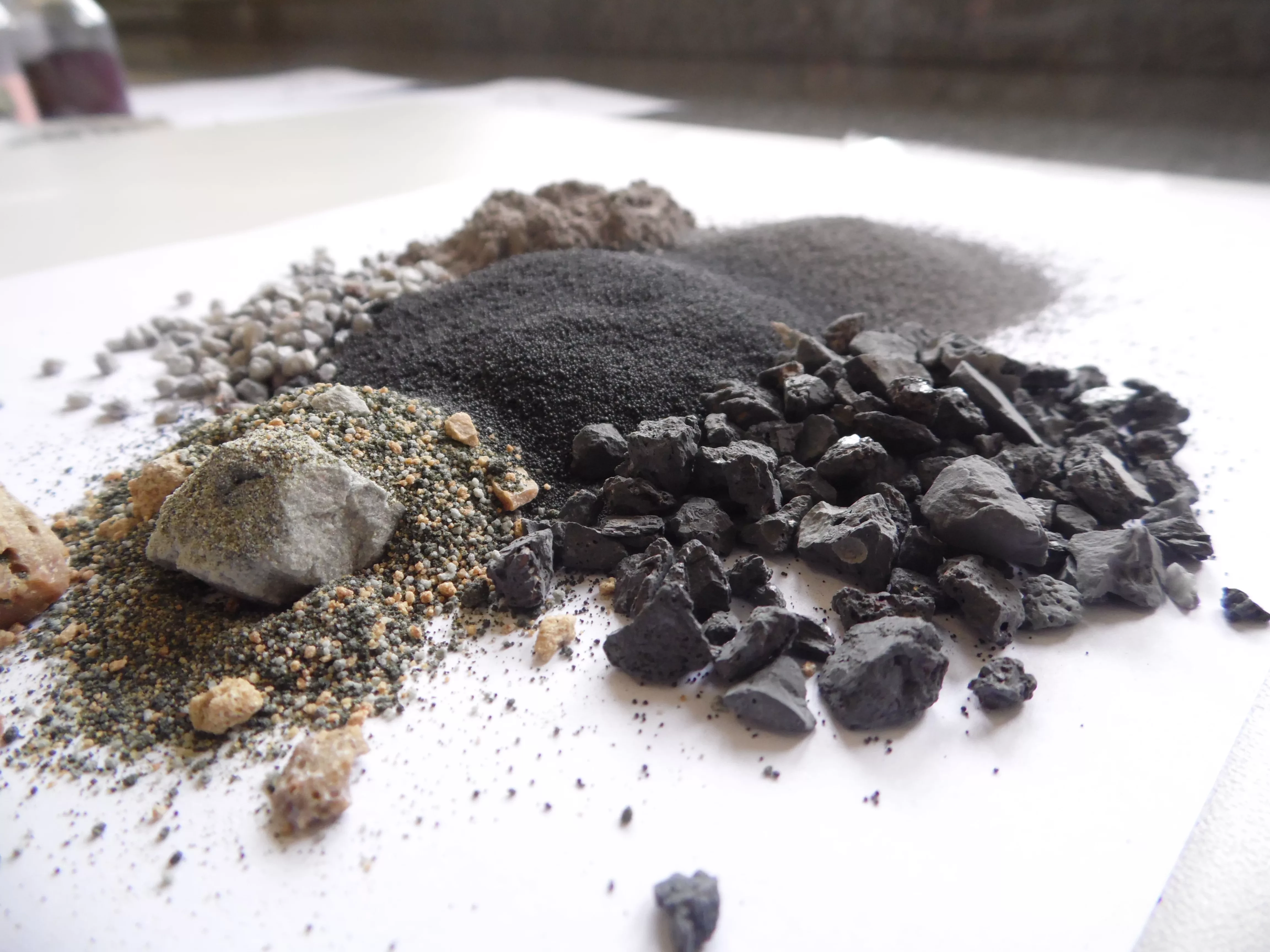 raw material selection by Calderys